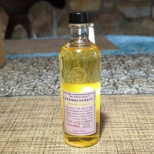 Bath & Body Works Aromatherapy Jasmine Vanilla Bath Oil